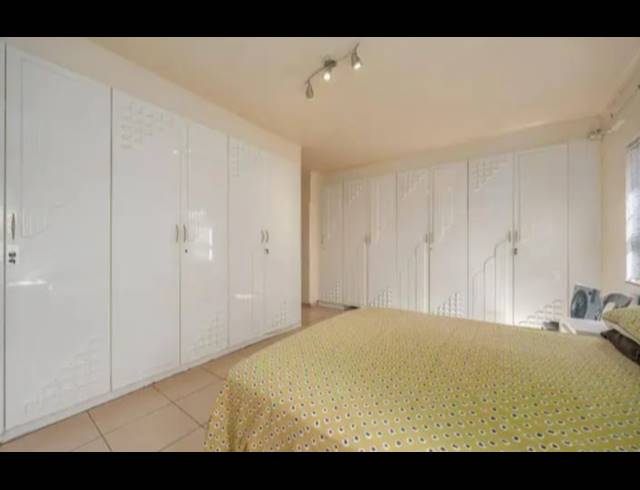 5 BEDROOM HOUSE FOR SALE IN ISIPINGO HILLS